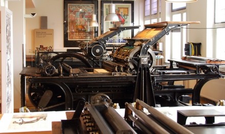 View of one of the exhibition spaces in the Nederlands Steendrukmuseum.